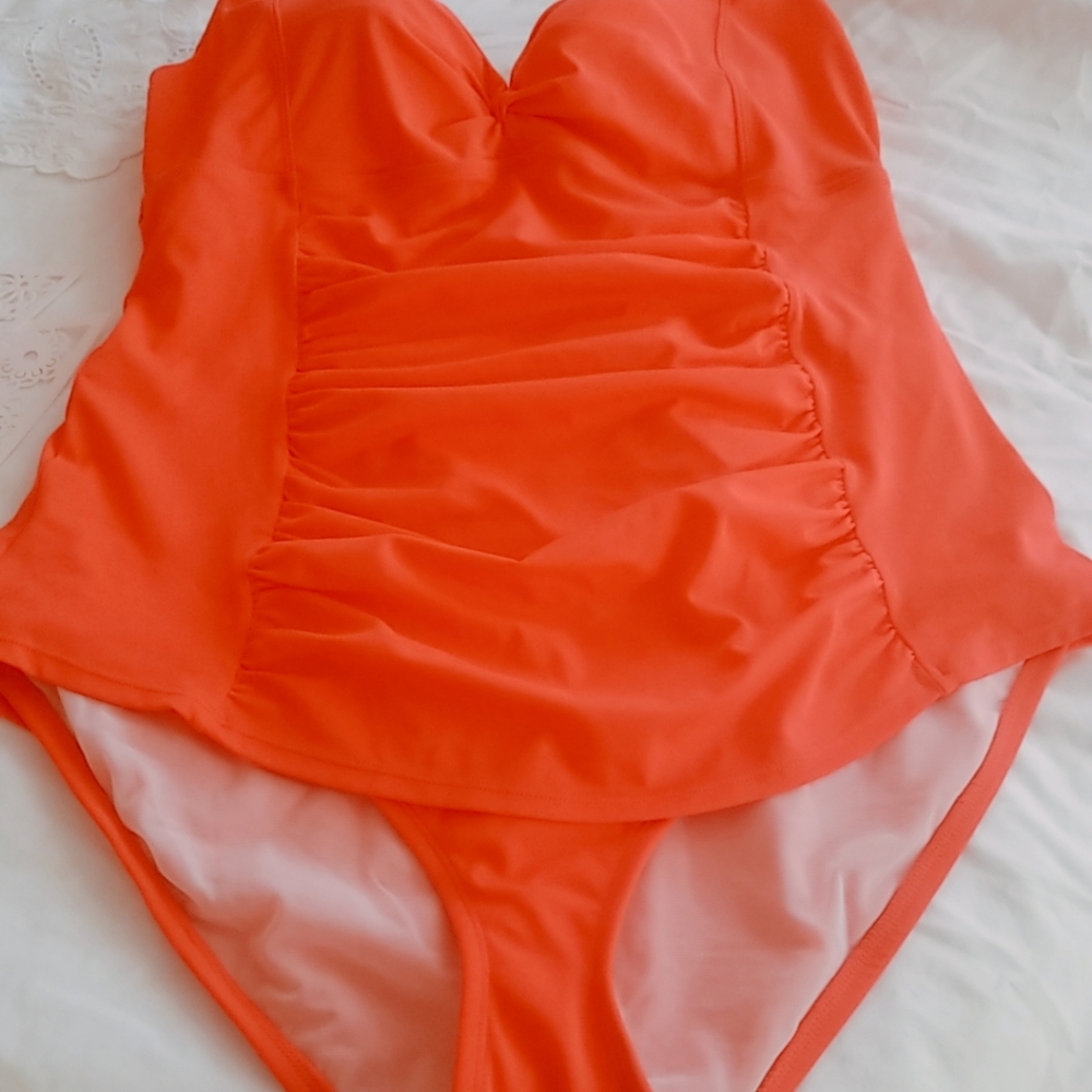 NWOT Torrid  size 3 swimming suit